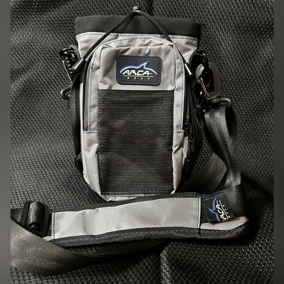 Arca Gear 64oz Hydro Carrier With Sling Carry Handle Gray And Black No Bottle - Picture 4 of 7